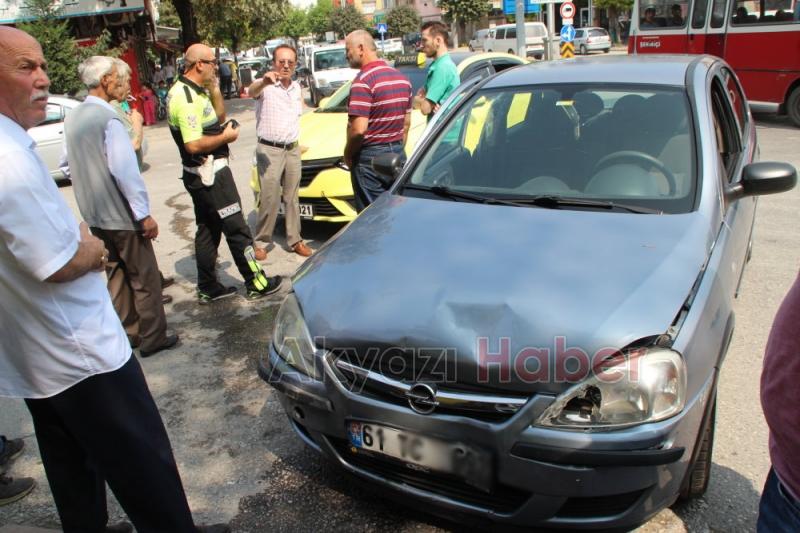 Hastane Mahallesi Sapağında Zincirleme Kaza