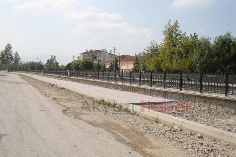 HASTANE MAHALLESİ, SEYFELER MAHALLESİ VE KARACASU DERESİ KALDIRIM ÇALIŞMALARINDA SONA GELİNDİ