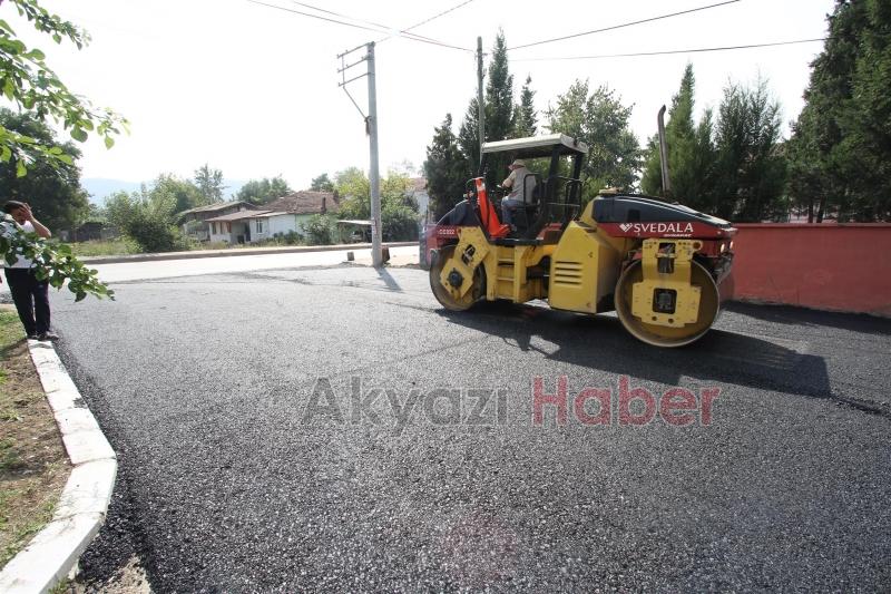 HASTANE MAHALLESİ’NE SICAK ASFALT SERİMİ BAŞLADI