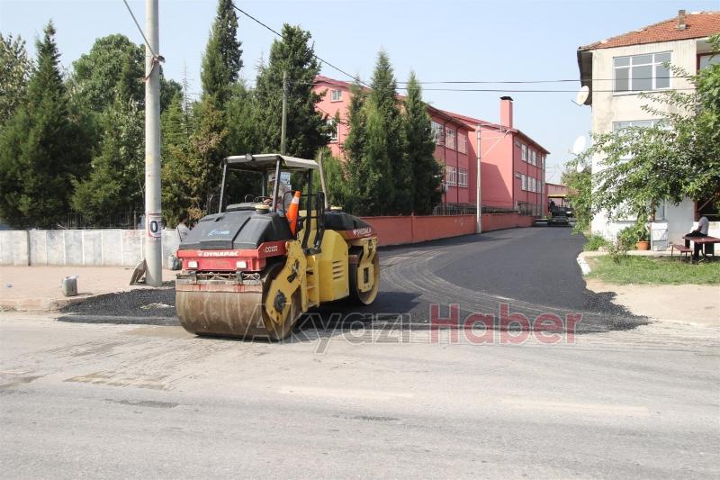 HASTANE MAHALLESİ’NE SICAK ASFALT SERİMİ BAŞLADI