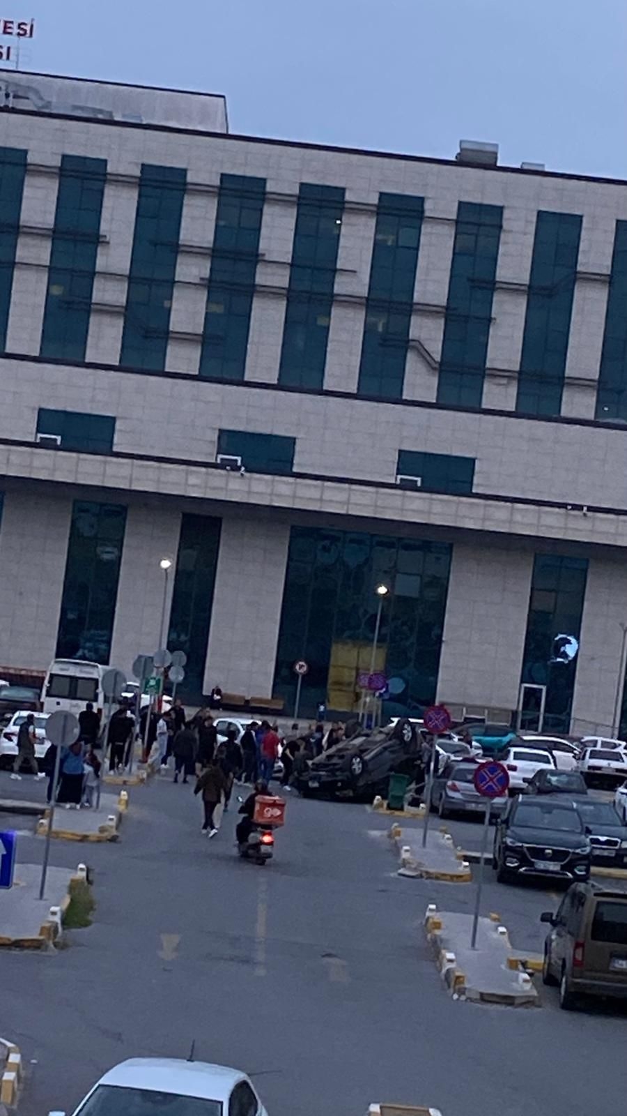 Hastane otoparkında akıllara durgunluk veren kaza