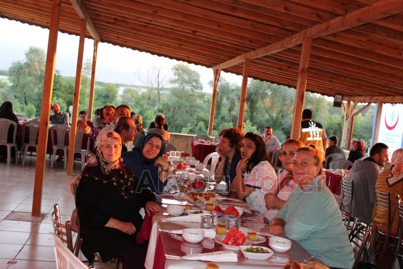 Hastane personeli iftarda bir araya geldi