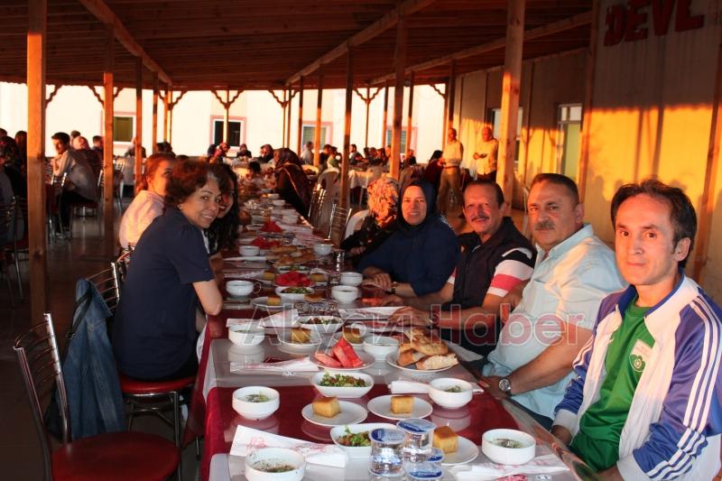 Hastane personeli iftarda bir araya geldi