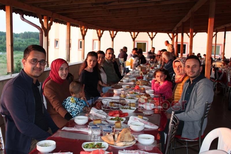 Hastane personeli iftarda bir araya geldi