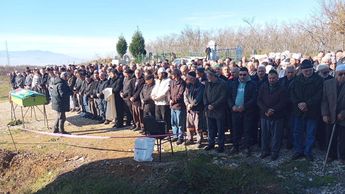 Hatice Şimay Toprağa Verildi.