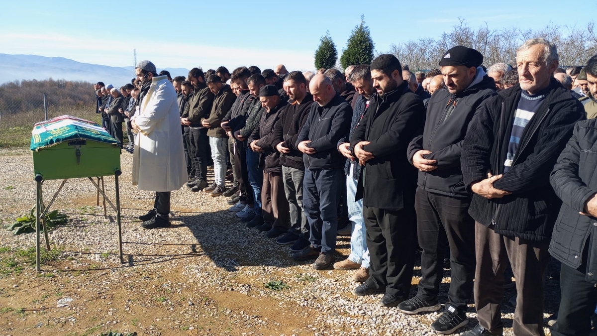 Hatice Şimay Toprağa Verildi.