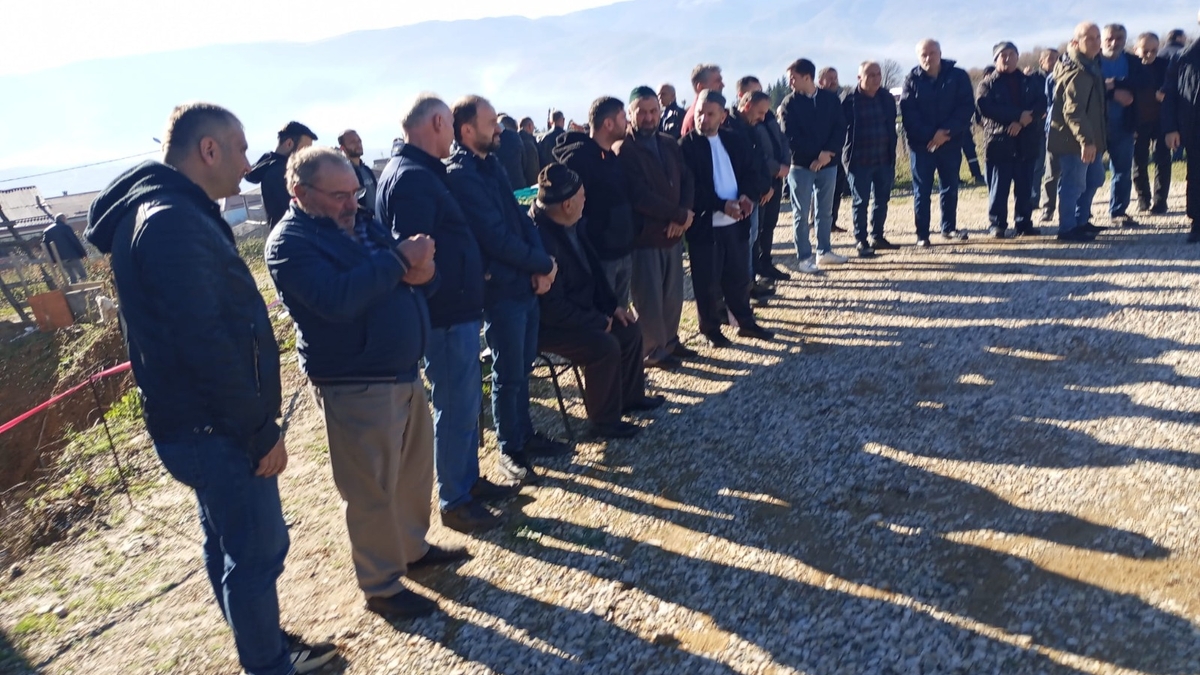 Hatice Şimay Toprağa Verildi.