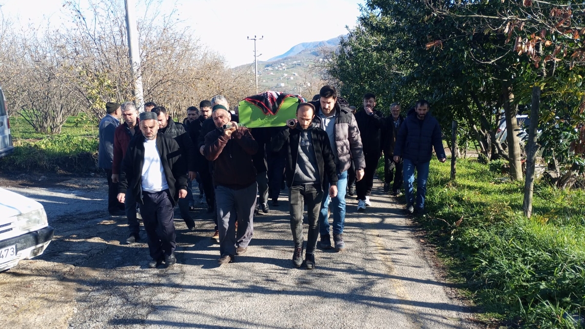 Hatice Şimay Toprağa Verildi.
