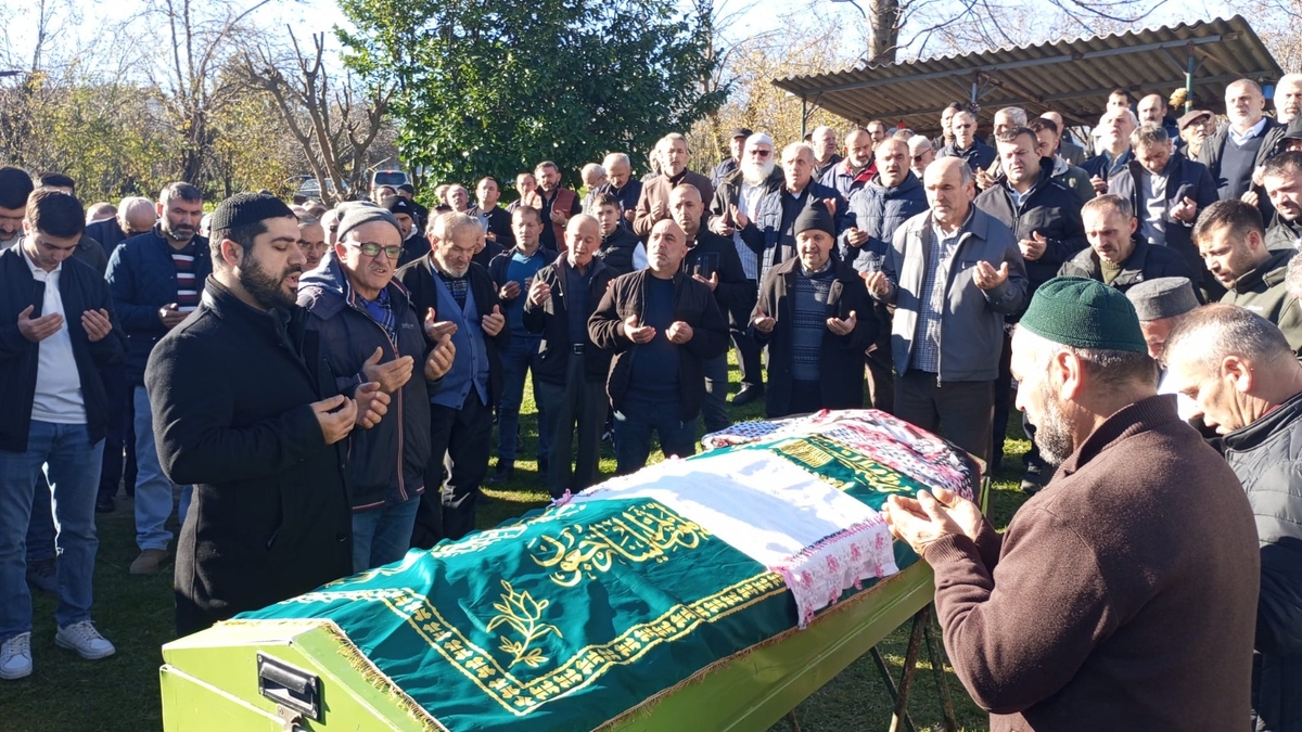 Hatice Şimay Toprağa Verildi.