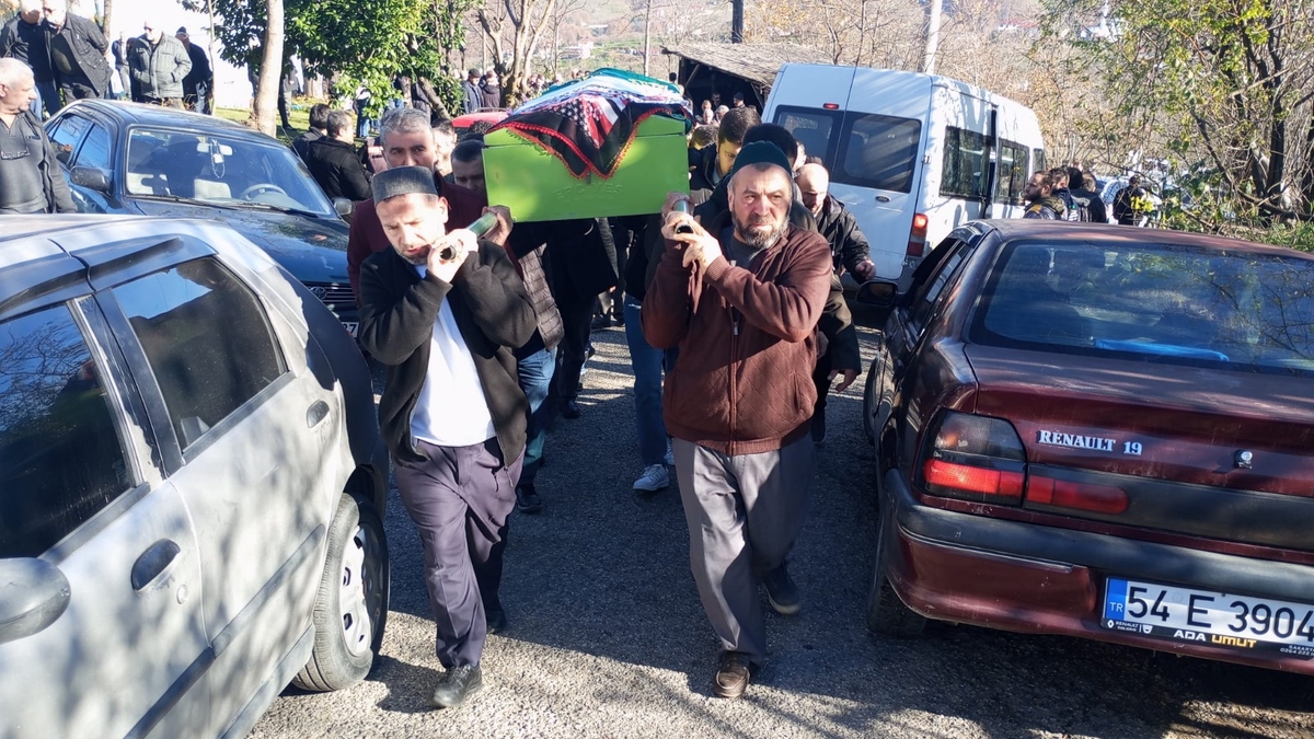 Hatice Şimay Toprağa Verildi.