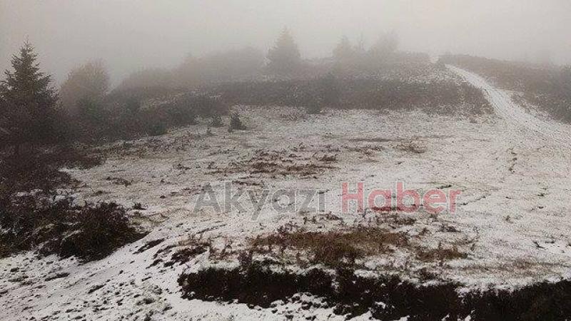 Havaların aniden soğumasıyla kar yağdı 