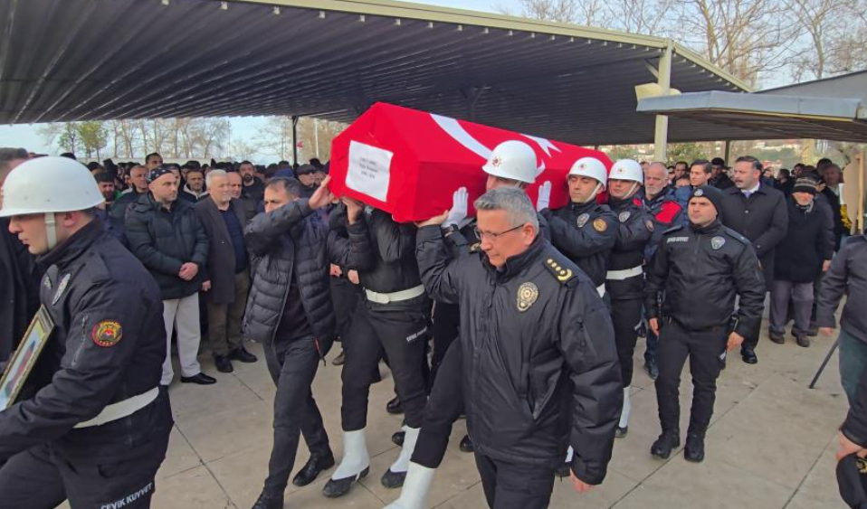 Hayatını kaybeden polis toprağa verildi