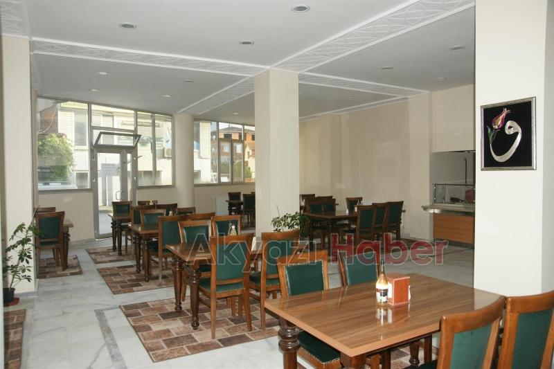 HAYIRSEVER GÖNÜLLERİN İFTAR SOFRASINI AKBELDE KURUYOR