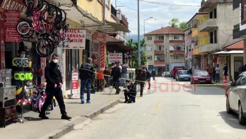 Hendekte muhtar bir kişiyi öldürdü