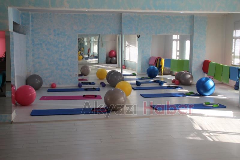 HER YAŞ GRUBU İÇİN ALANINDA UZMAN EĞİTİMCİLER EŞLİĞİNDE PİLATES VE ZUMBA SEANSLARI