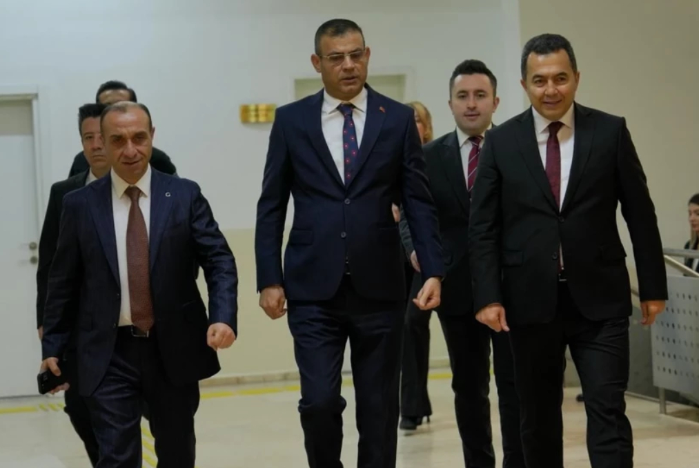 HSK Üyesi Özdemir Akyazı Adliyesi'ni ziyaret etti