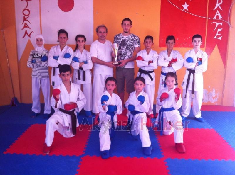 Hüseyin Bilgeden Akyazılı Karatecilere Ziyaret