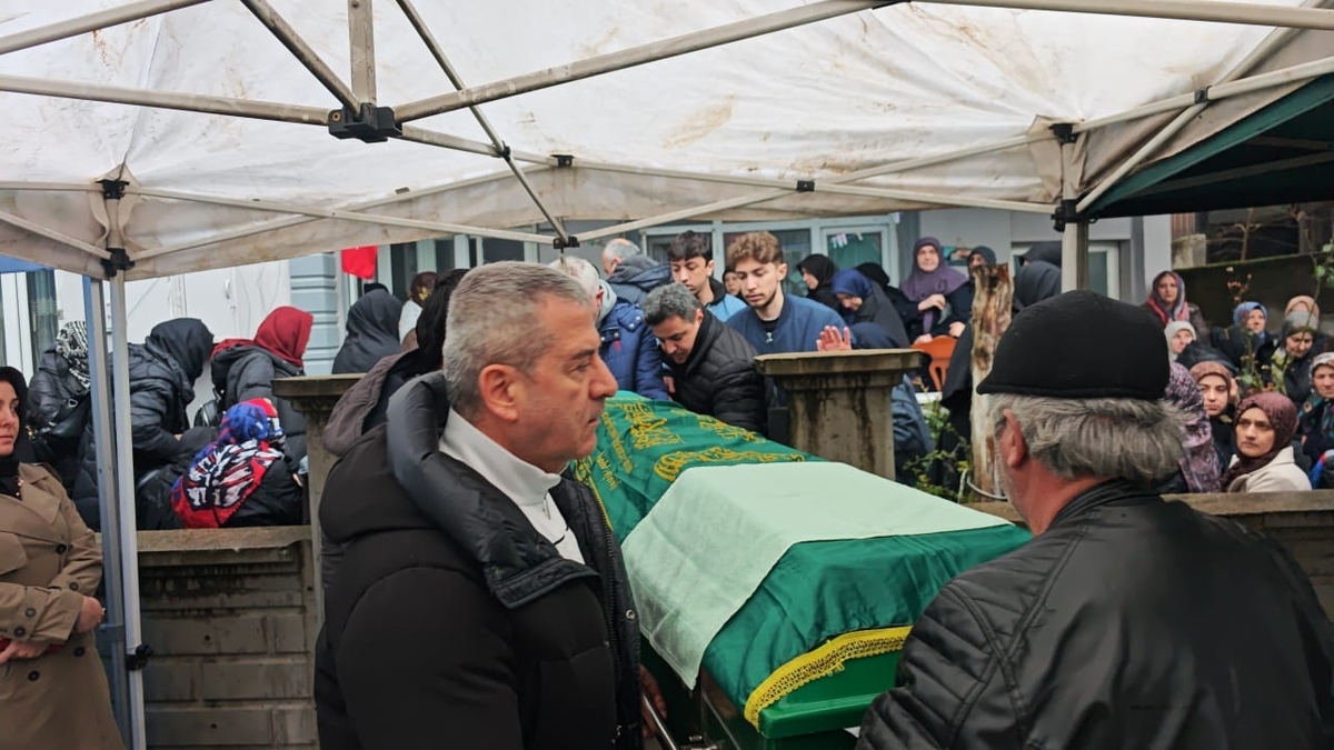 İbrahim Curoğlu Dualarla Toprağa Verildi.