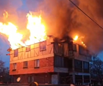 İftar vakti yangın paniği; Alev alev yandı