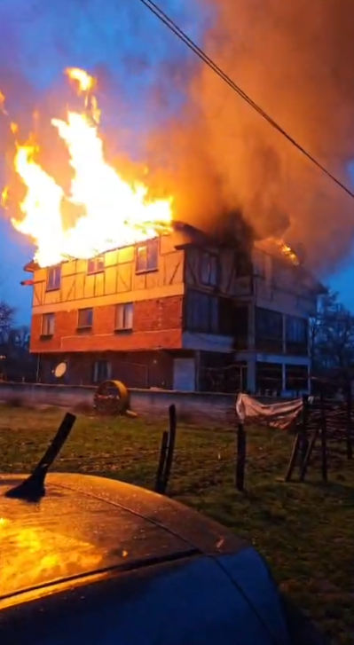 İftar vakti yangın paniği; Alev alev yandı