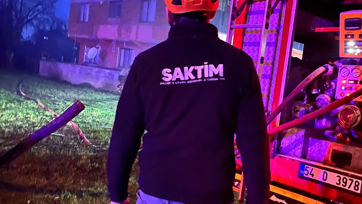 İftar vakti yangın paniği; Alev alev yandı