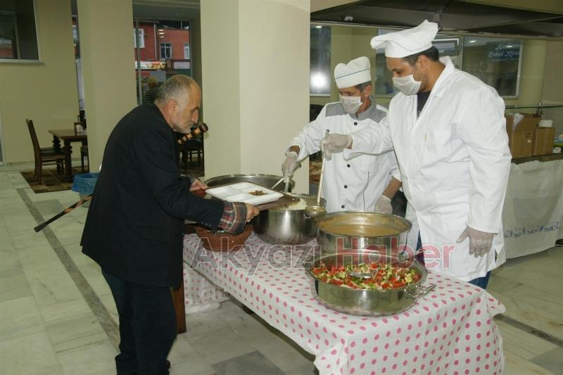 İFTAR VERMEK İSTEYEN HAYIRSEVERLER AKYAZI AŞEVİNDE BULUŞUYOR