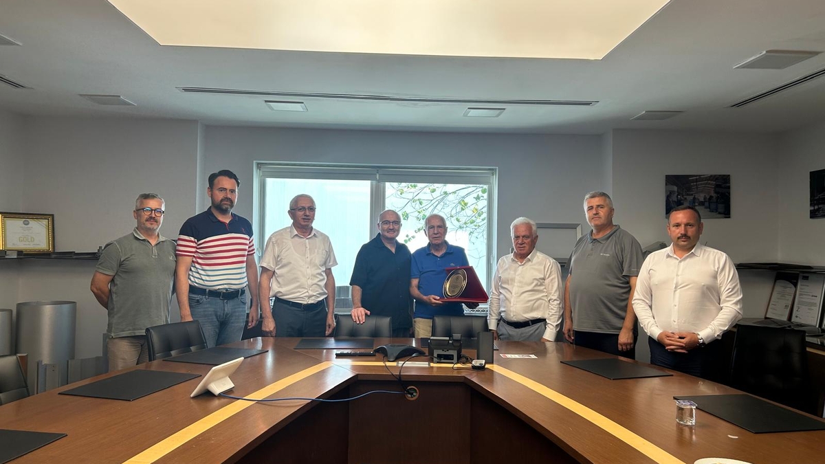 İhracat başarısı gösteren Akyazılı şirketlere ATSO’dan plaket
