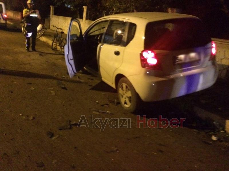 İki Araç Çarpıştı