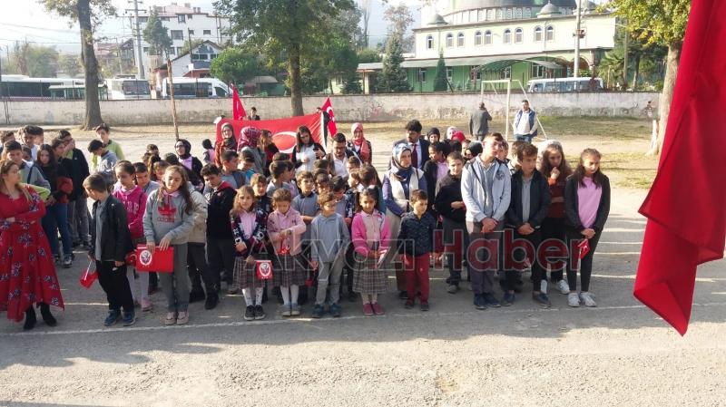 İki okul ortaklaşa 29 Ekim programı düzenledi