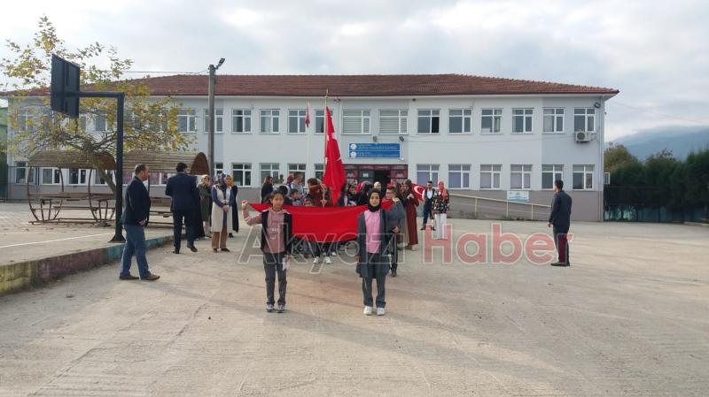 İki okul ortaklaşa 29 Ekim programı düzenledi