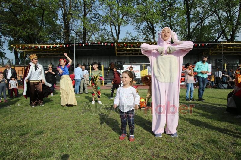 İkinci Geleneksel Çocuk Şenliğinde Çocuklar doyasıya eğlendi