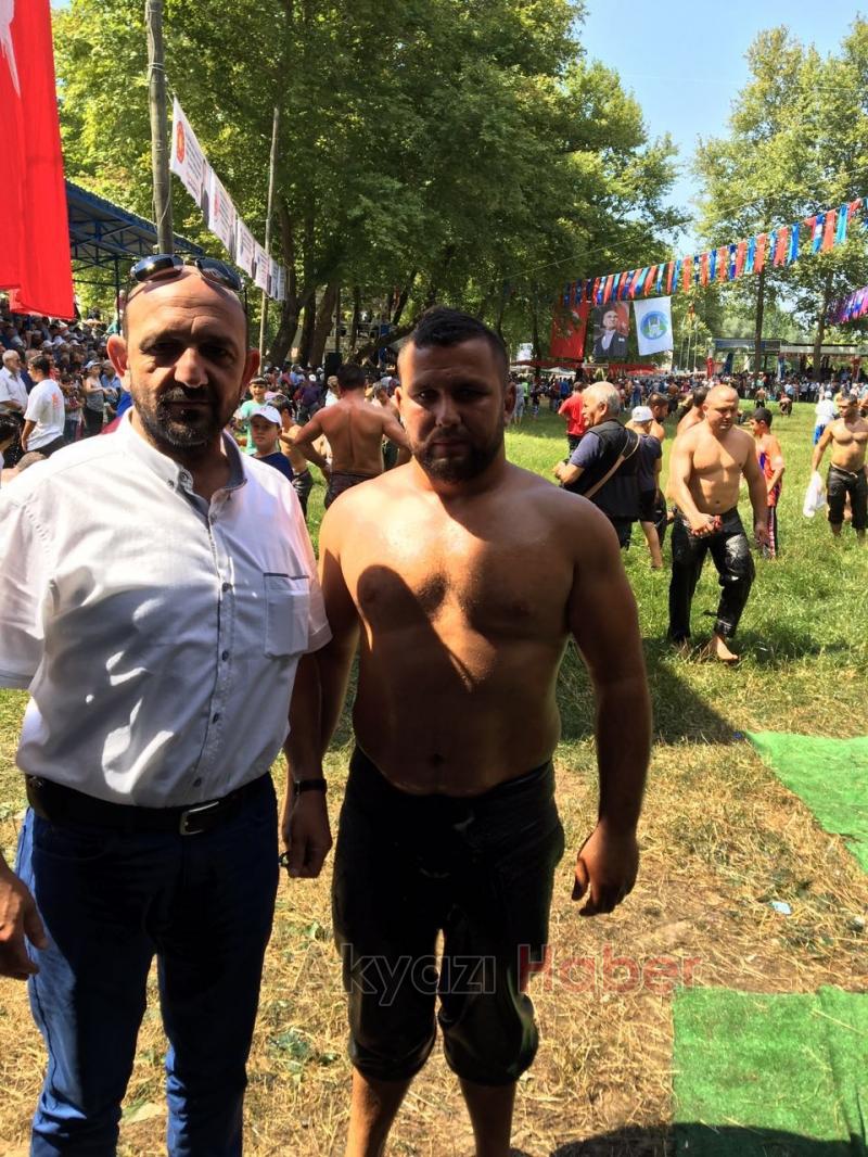 İkincilik Getiren Güreşçiyi 5 Altınla Ödüllendirdi