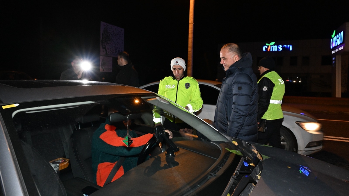 İl Emniyet Müdürü Saka, yılbaşı denetimlerini yerinde inceledi