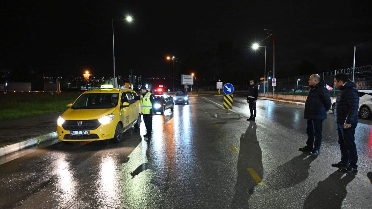 İl Emniyet Müdürü Saka, yılbaşı denetimlerini yerinde inceledi