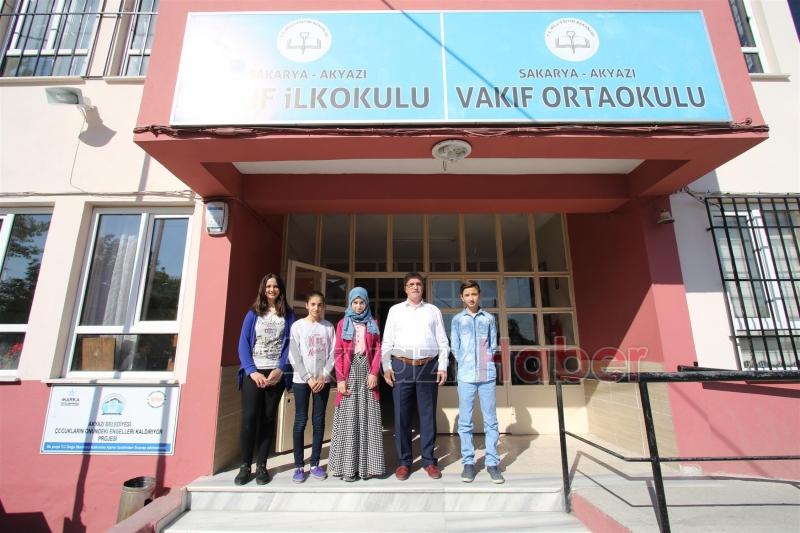 İL GENELİ BİLGİ YARIŞMASINDA BAŞARI ELDE EDEN VAKIF ORTAOKULU ÖĞRENCİLERİNE BAŞKANDAN ALTIN