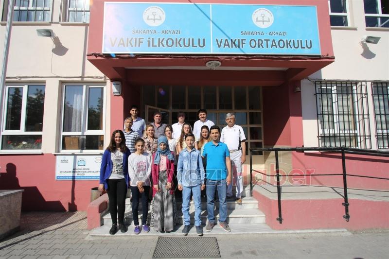 İL GENELİ BİLGİ YARIŞMASINDA BAŞARI ELDE EDEN VAKIF ORTAOKULU ÖĞRENCİLERİNE BAŞKANDAN ALTIN