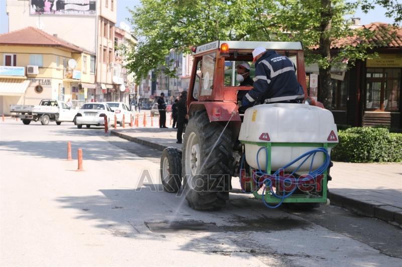 İLAÇLAMA ÇALIŞMALARINDA ARICILAR UNUTULMADI