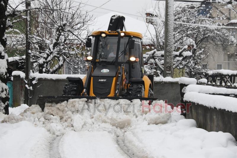 İLÇE GENELİNDE KAR MÜCADELESİ SÜRÜYOR