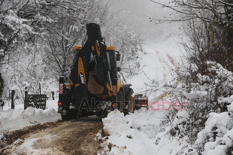 İLÇE GENELİNDE KAR MÜCADELESİ SÜRÜYOR