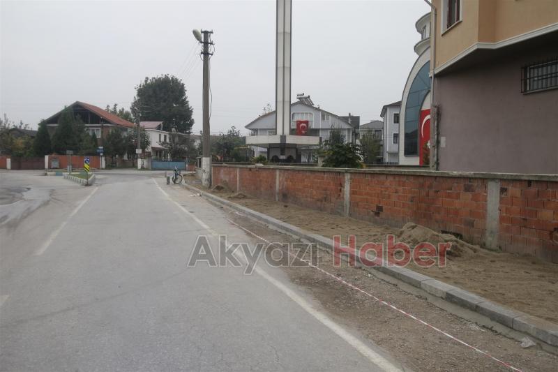 İLÇE MERKEZİNDE KALDIRIM ÇALIŞMALARI DEVAM EDİYOR