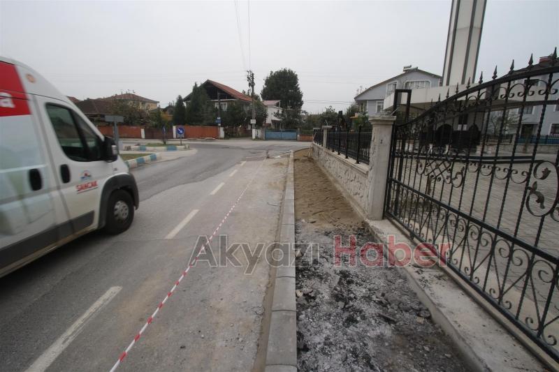 İLÇE MERKEZİNDE KALDIRIM ÇALIŞMALARI DEVAM EDİYOR