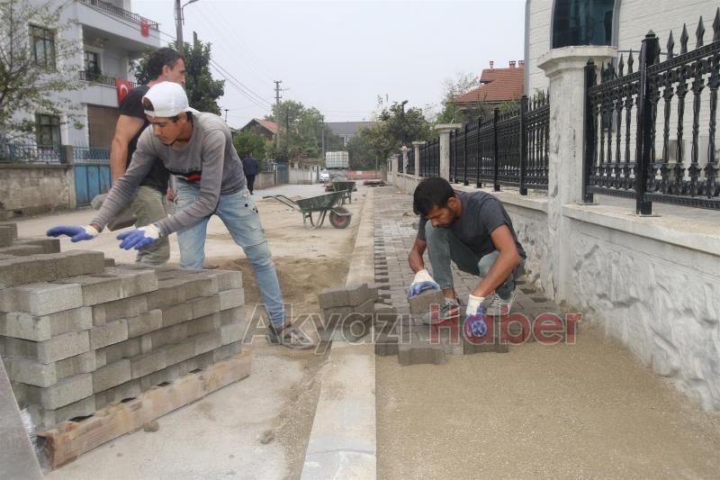 İLÇE MERKEZİNDE KALDIRIM ÇALIŞMALARI DEVAM EDİYOR