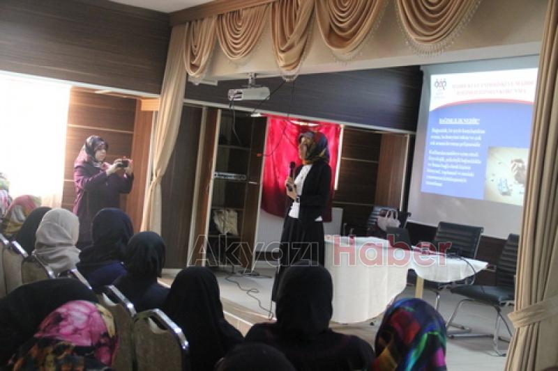 İLÇE MÜFTÜLÜĞÜNÜN DÜZENLEDİĞİ SEMİNERLER DEVAM EDİYOR