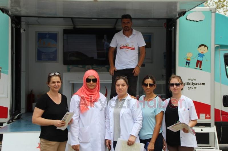 İlçe Sağlık Broşür Dağıttı