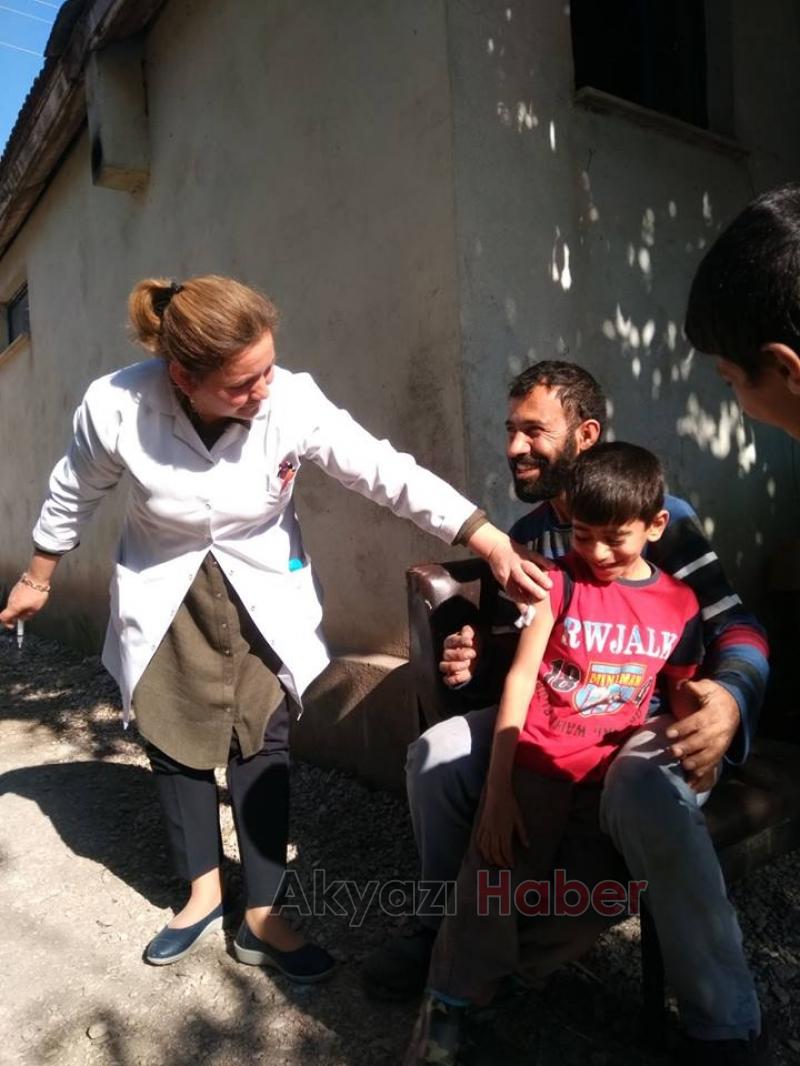 İlçe Sağlık Ekipleri Aşısı Olmayan Mülteci Çocuklara Aşılama Çalışması Yaptı