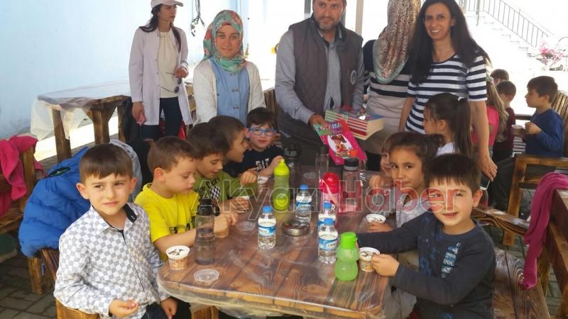 İlçe Sağlık Ekipleri Çocuklara Sütün Önemini Anlattı