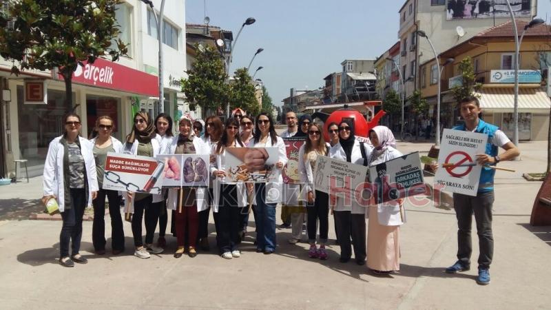 İlçe Sağlık Ekipleri Dünya Tütünsüzler Gününü Kutladı