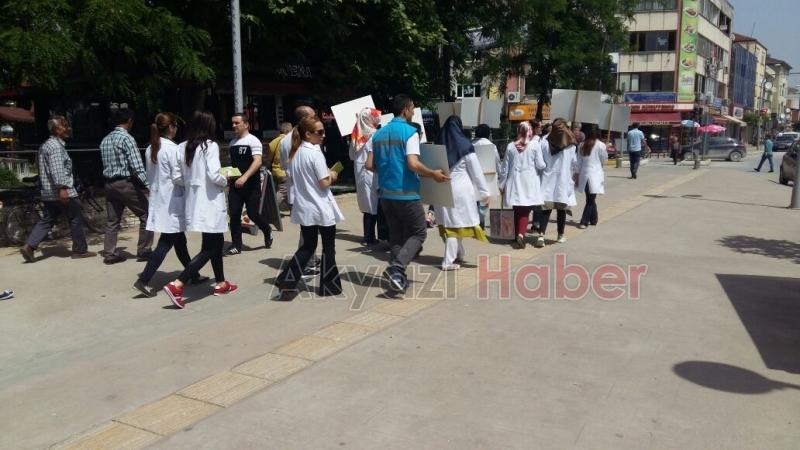 İlçe Sağlık Ekipleri Dünya Tütünsüzler Gününü Kutladı