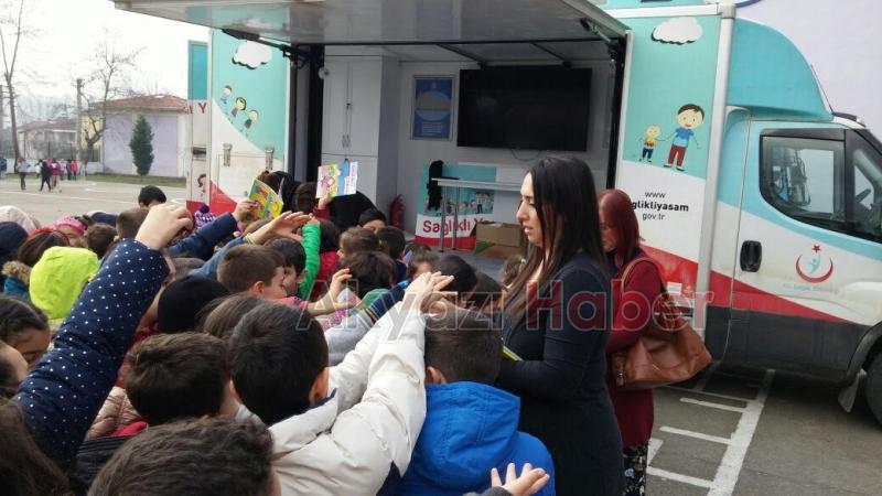 İlçe Sağlıktan Öğrencilere Beslenme ve Diş Sağlığı Eğitimi