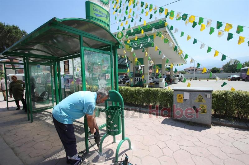 İLÇEMİZİN BELİRLİ BÖLGELERİNE YENİ ÇÖP KUTULARI